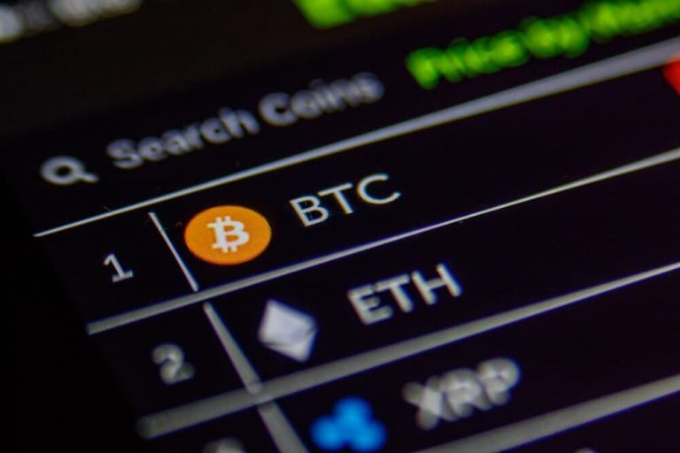 کاهش حجم معاملات صندوق‌های سرمایه‌گذاری کریپتو